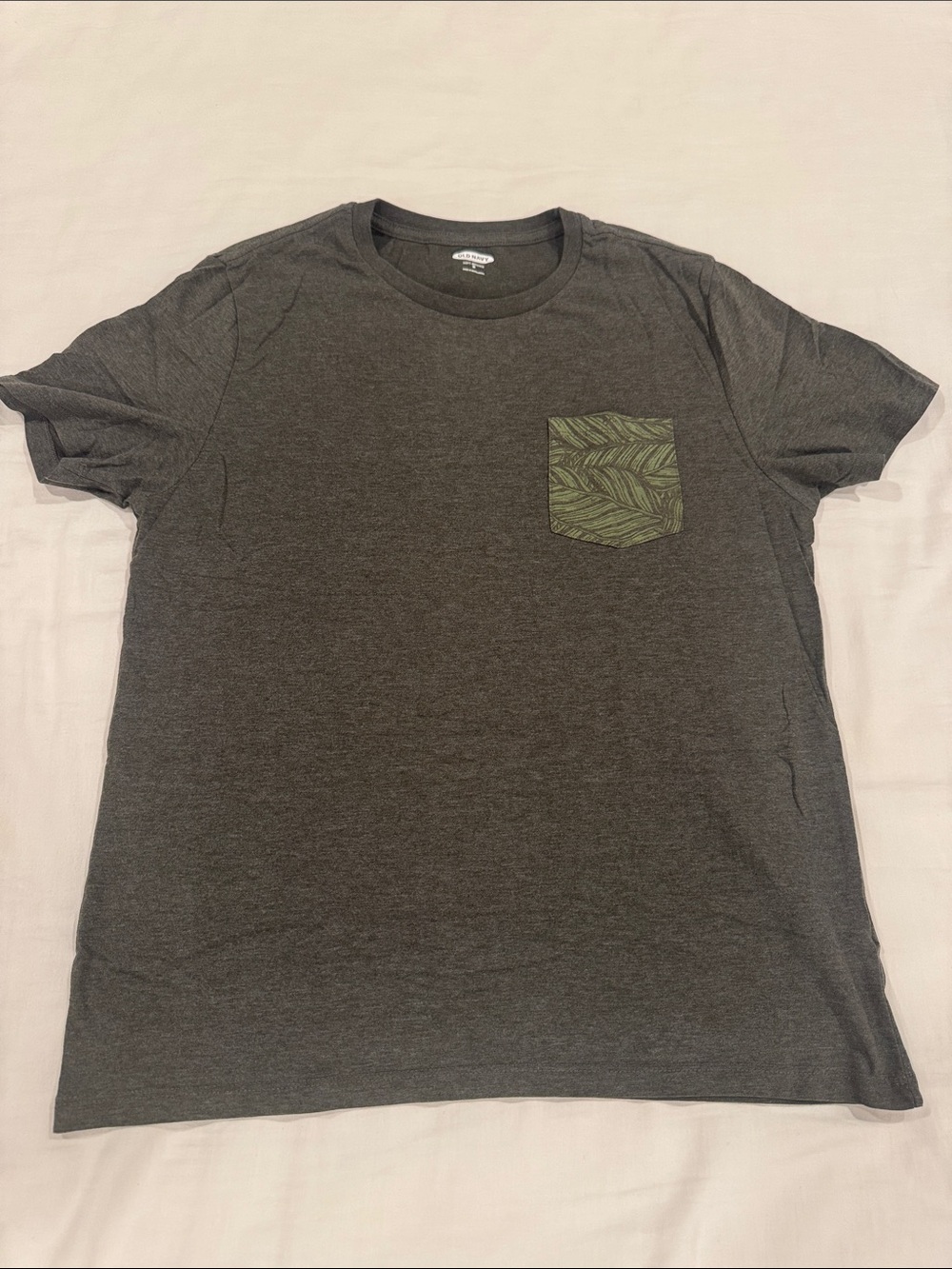 Old Navy Gray Short Sleeve Tee with Green Leaf Pocket